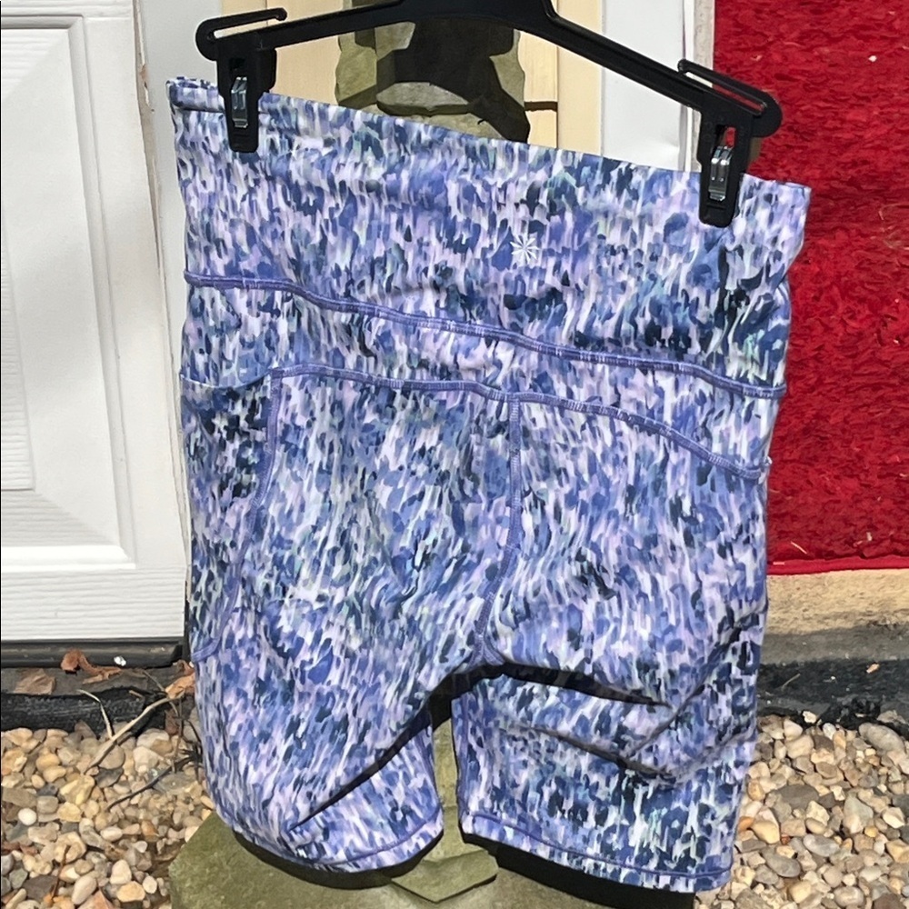 Athleta Ultimate Stash 7” Short - Picture 4 of 6